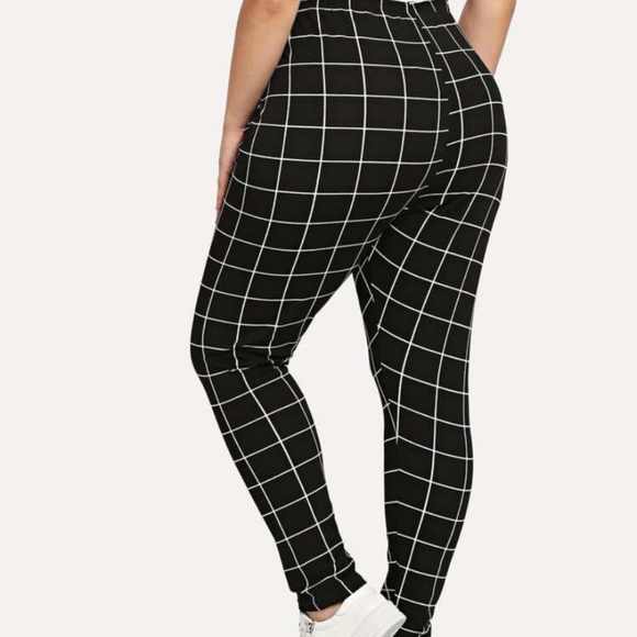 Striped Black & White Leggings - Picture 3 of 3